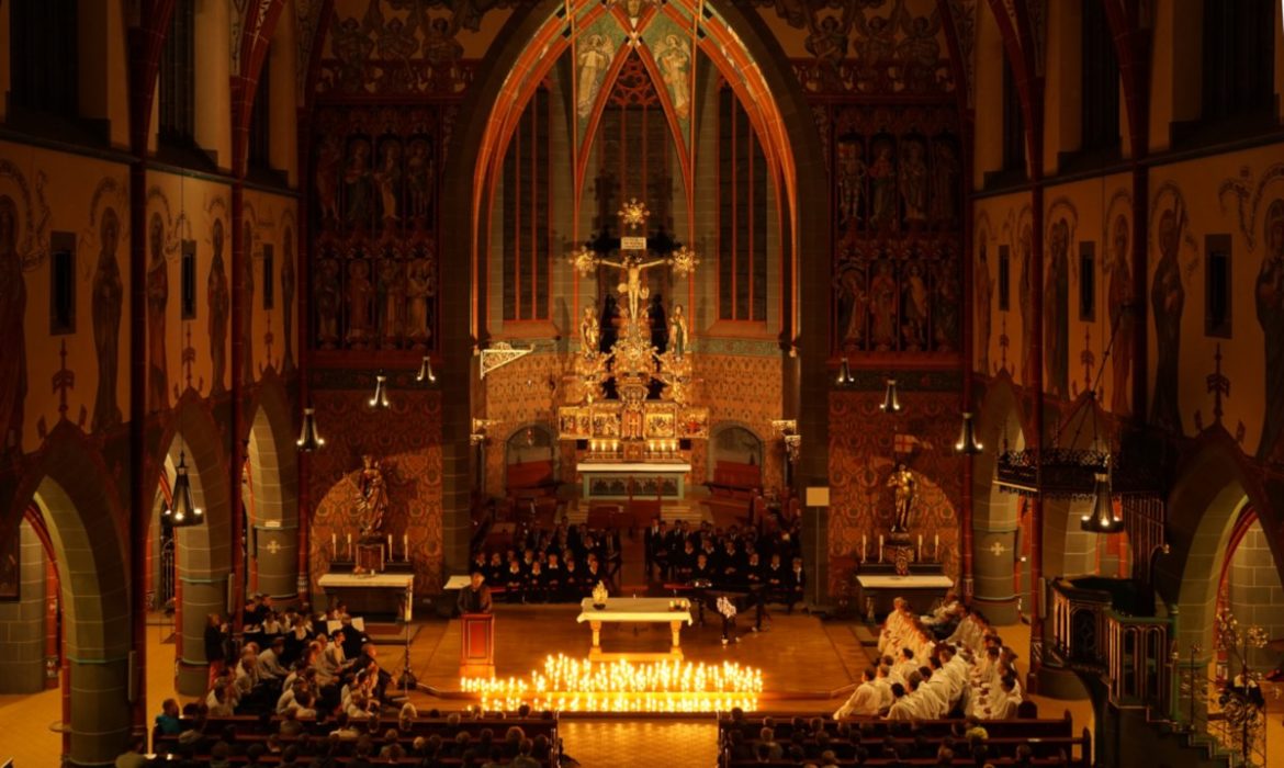 Bild von Empore in St. Georg Ulm am Abendlied